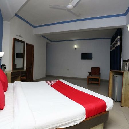 Oyo 5667 Katra Continental Hotell Exteriör bild