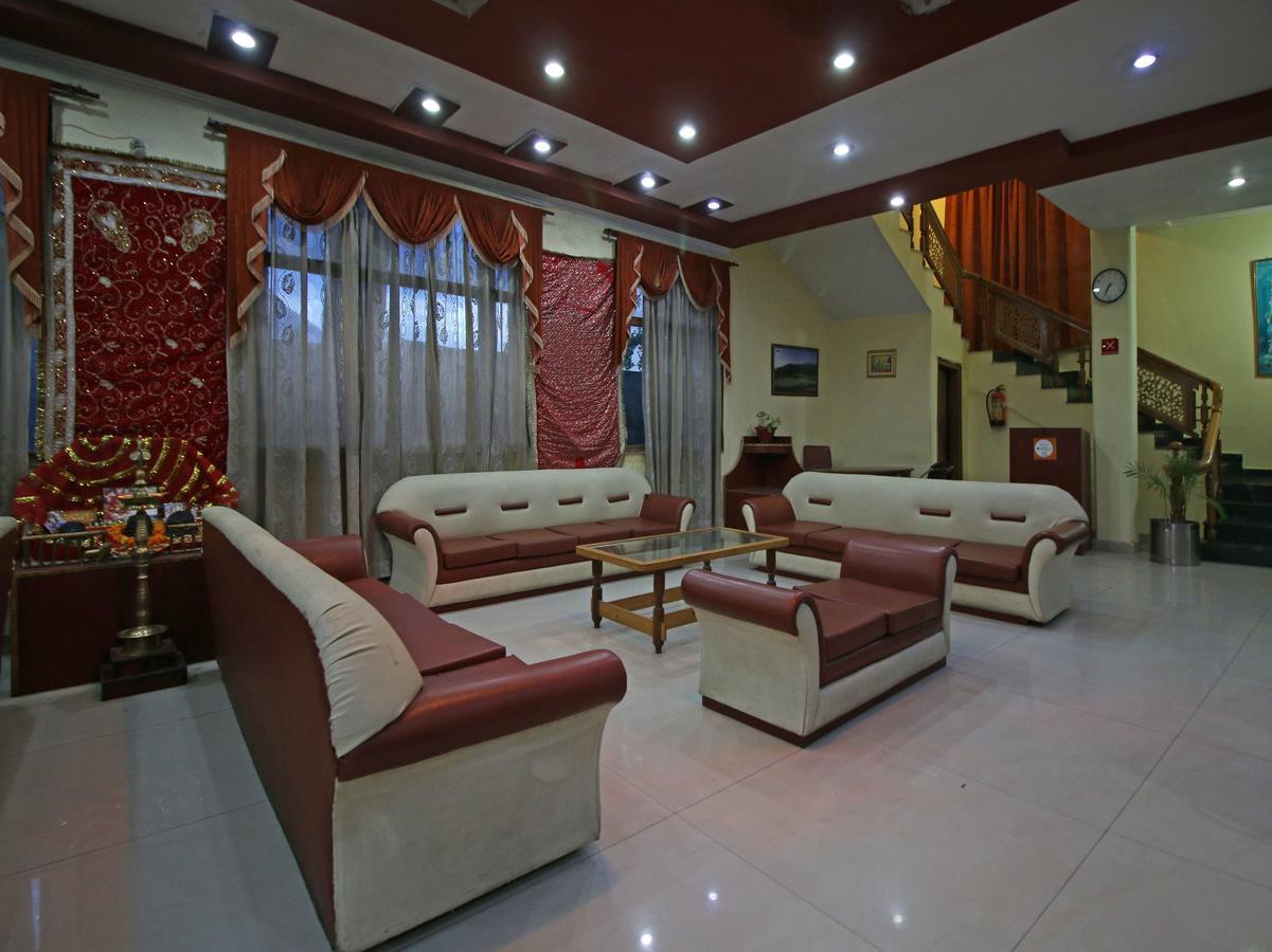 Oyo 5667 Katra Continental Hotell Exteriör bild