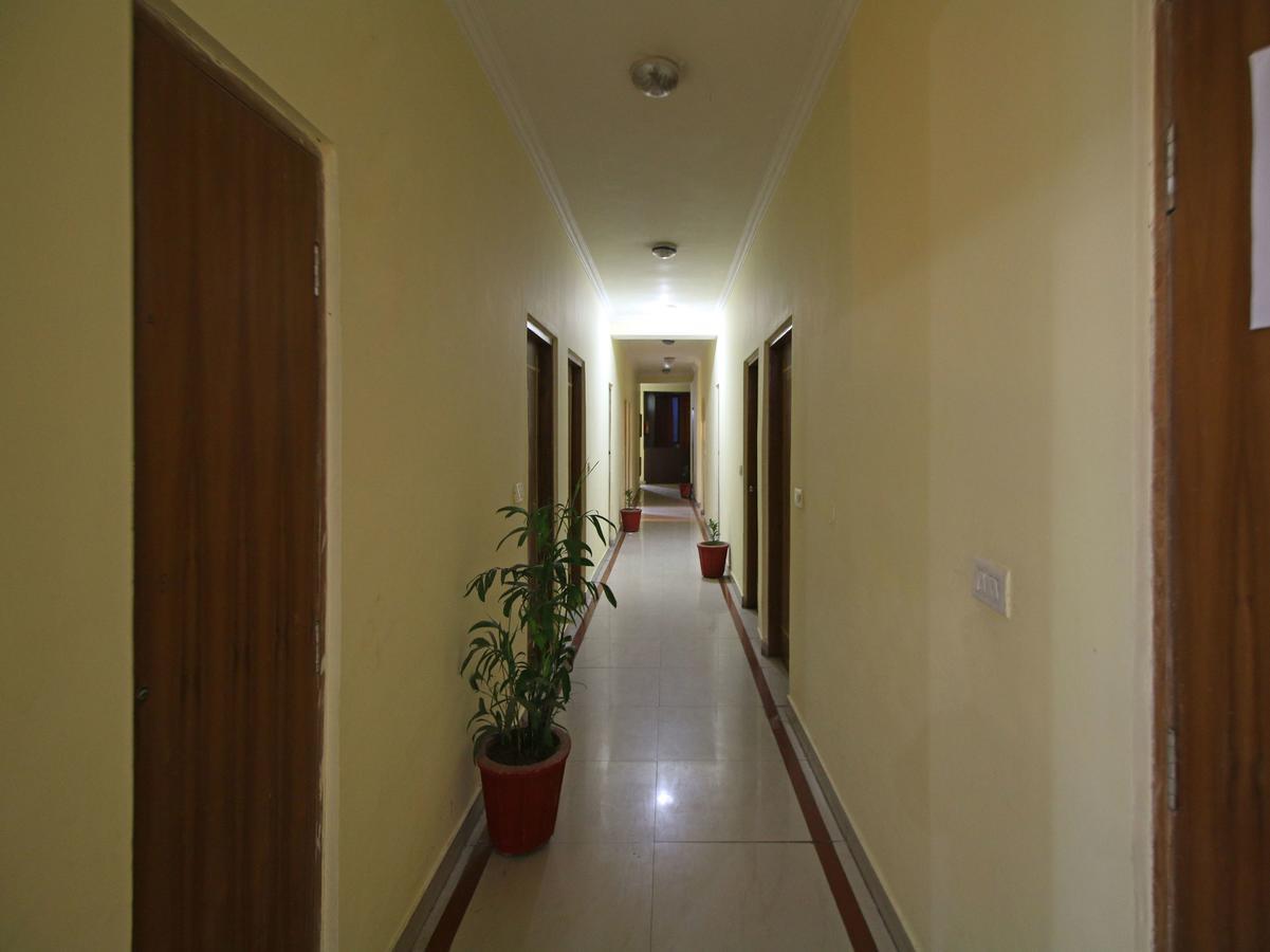 Oyo 5667 Katra Continental Hotell Exteriör bild