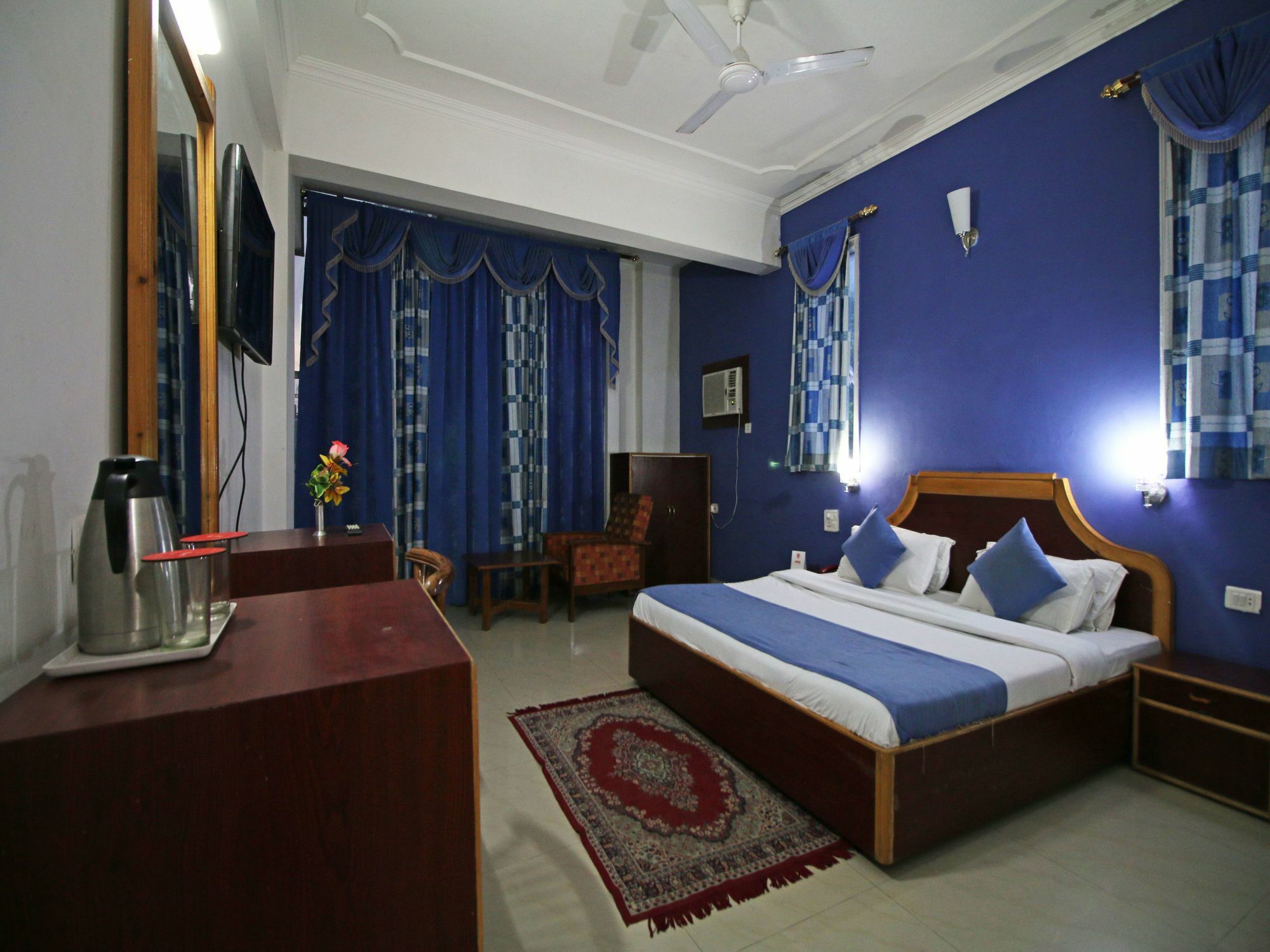 Oyo 5667 Katra Continental Hotell Exteriör bild
