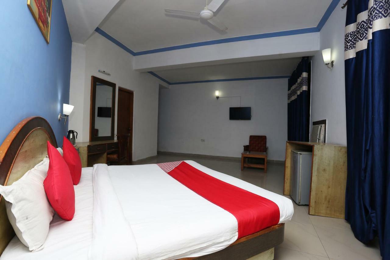 Oyo 5667 Katra Continental Hotell Exteriör bild
