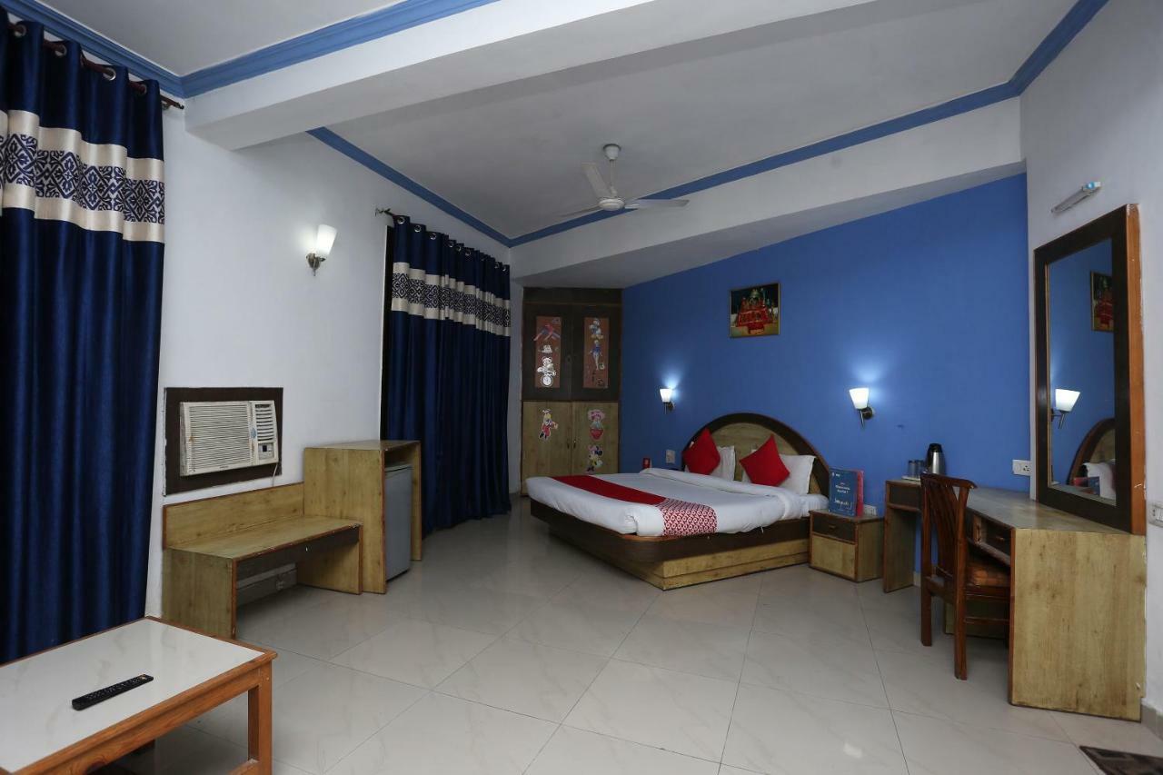 Oyo 5667 Katra Continental Hotell Exteriör bild